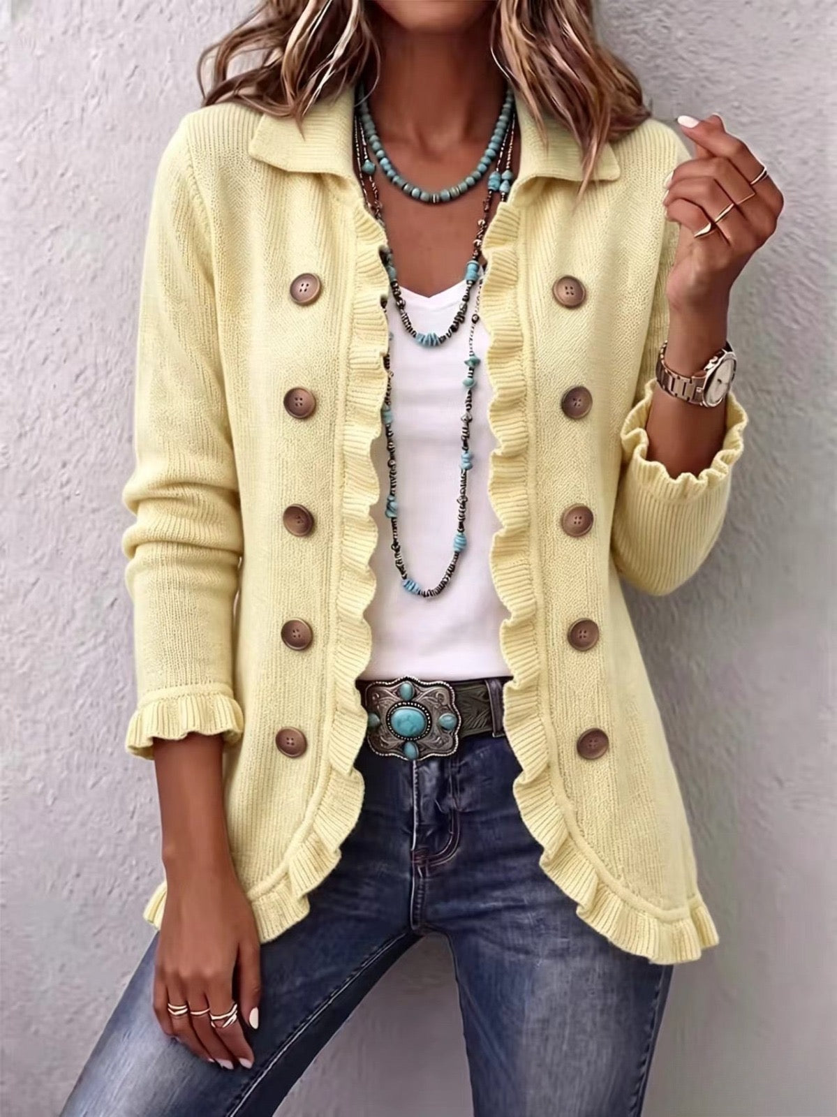 ROUSSEAU BORDEAUX | VESTE EN TRICOT CRÈME À VOLANTS POUR FEMMES
